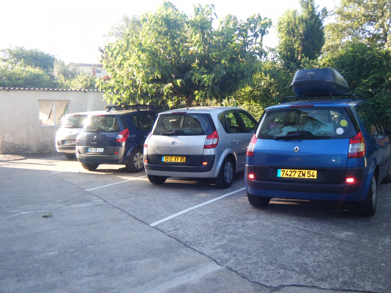 parking privé aux gites à Lézan gard à 8 kms d'Anduze