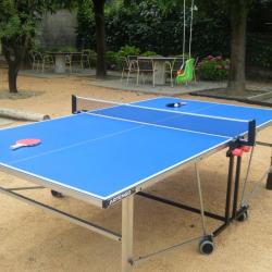 table de tennis aux gites de Lézan Gard aux portes des Cévennes