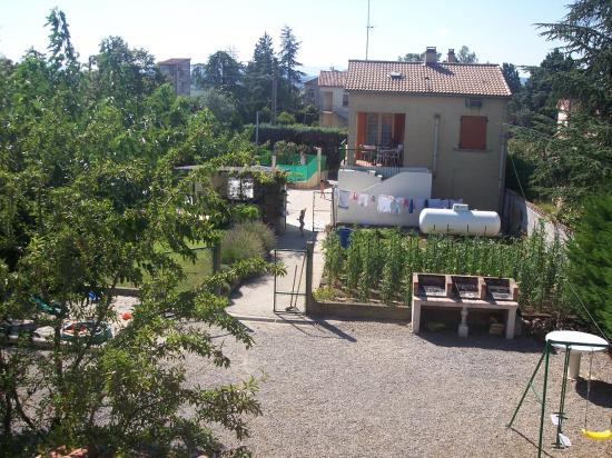 terrain de pétanque, barbecues