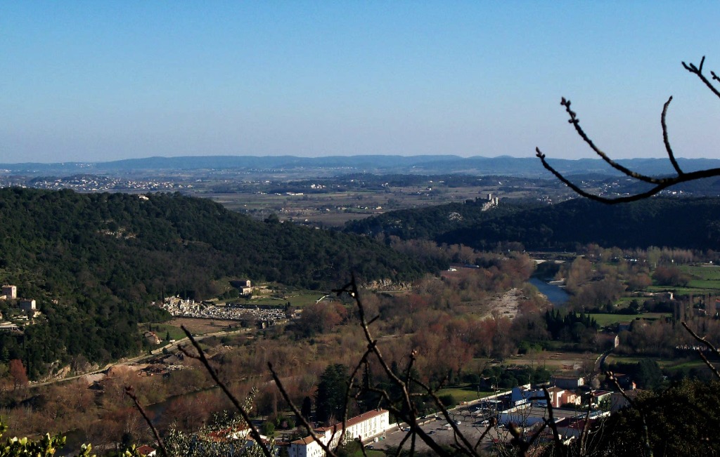 Vue du chateau de Tornac du rocher  d'Anduze